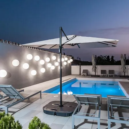 Fuente Villa Nerja